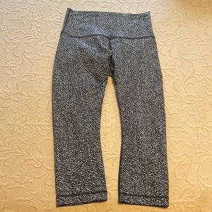 Lululemon Athletica Patterned Cropped Leggings